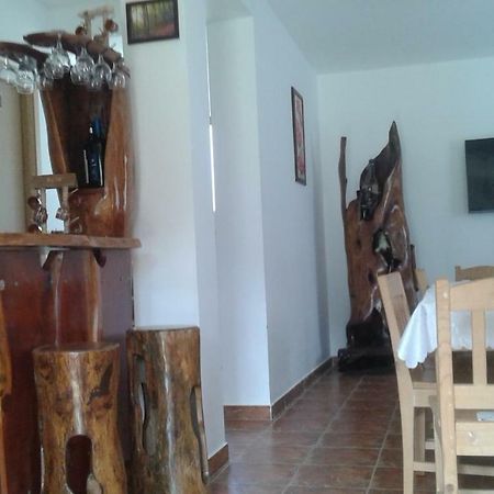 Pensiunea Casa Vanatorului Hotel Oteleni Екстериор снимка