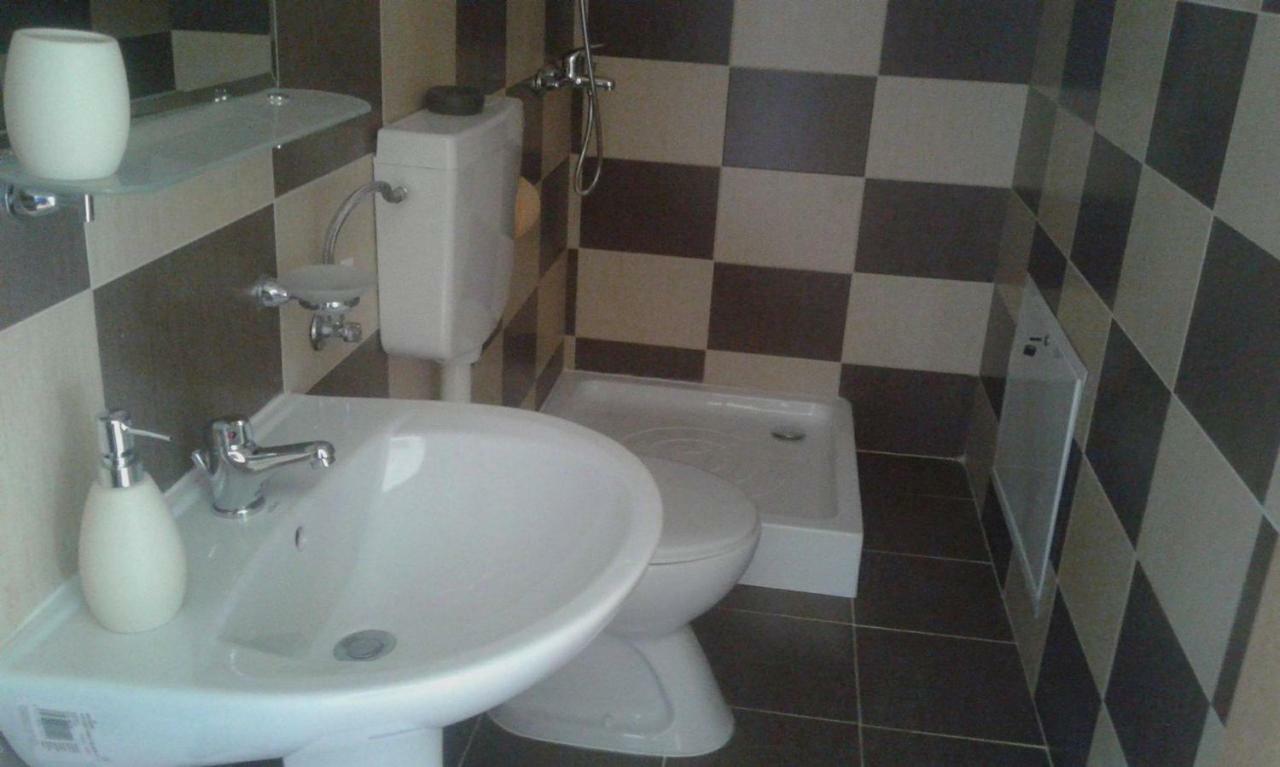 Pensiunea Casa Vanatorului Hotel Oteleni Екстериор снимка