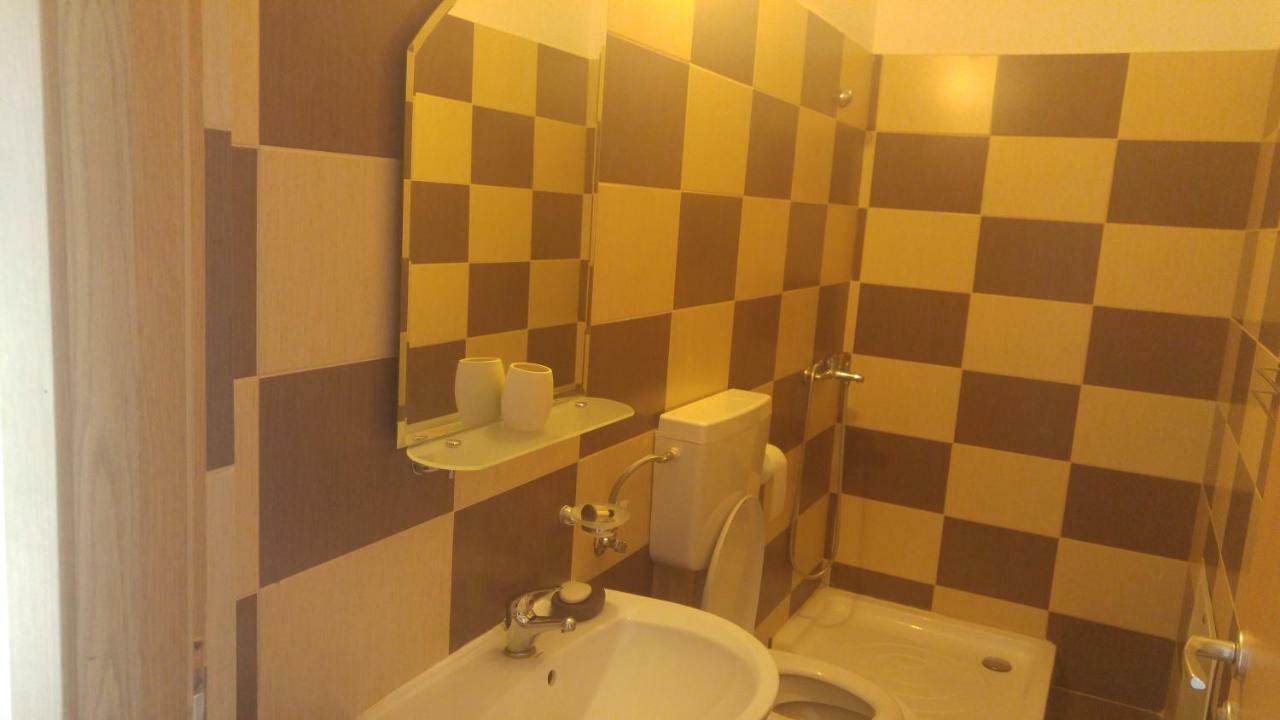 Pensiunea Casa Vanatorului Hotel Oteleni Екстериор снимка