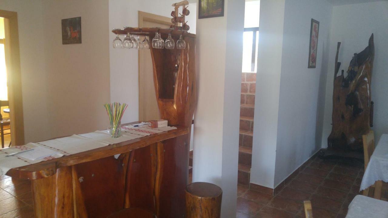 Pensiunea Casa Vanatorului Hotel Oteleni Екстериор снимка