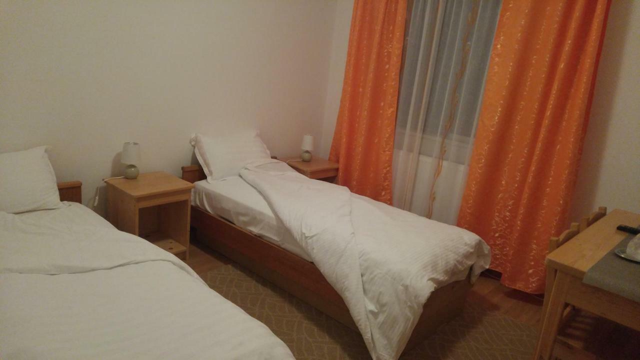 Pensiunea Casa Vanatorului Hotel Oteleni Екстериор снимка