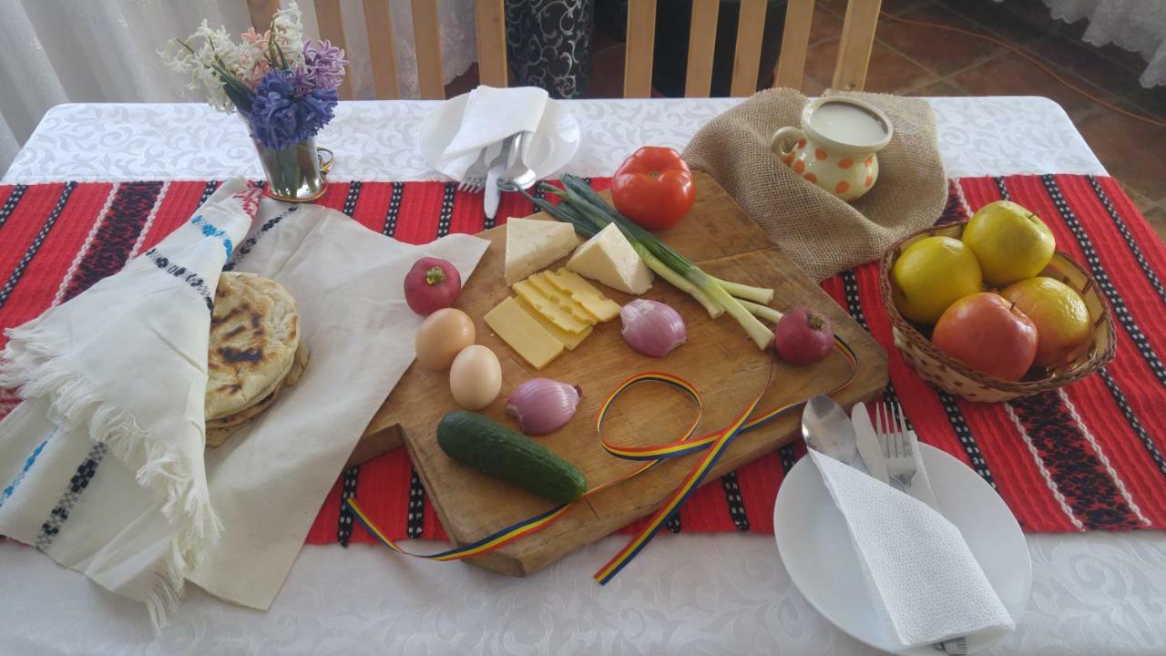 Pensiunea Casa Vanatorului Hotel Oteleni Екстериор снимка