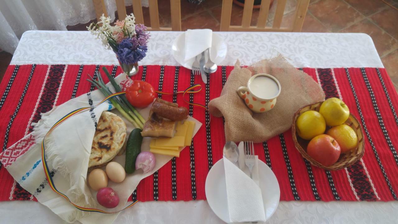 Pensiunea Casa Vanatorului Hotel Oteleni Екстериор снимка