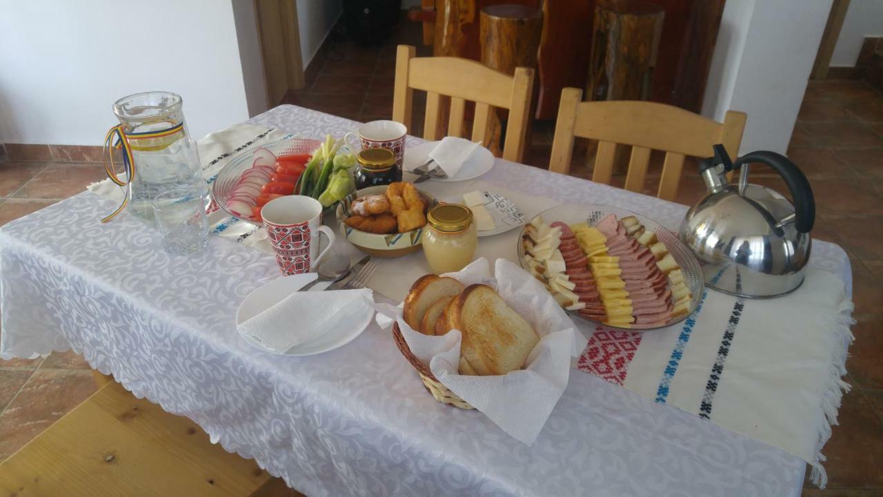 Pensiunea Casa Vanatorului Hotel Oteleni Екстериор снимка